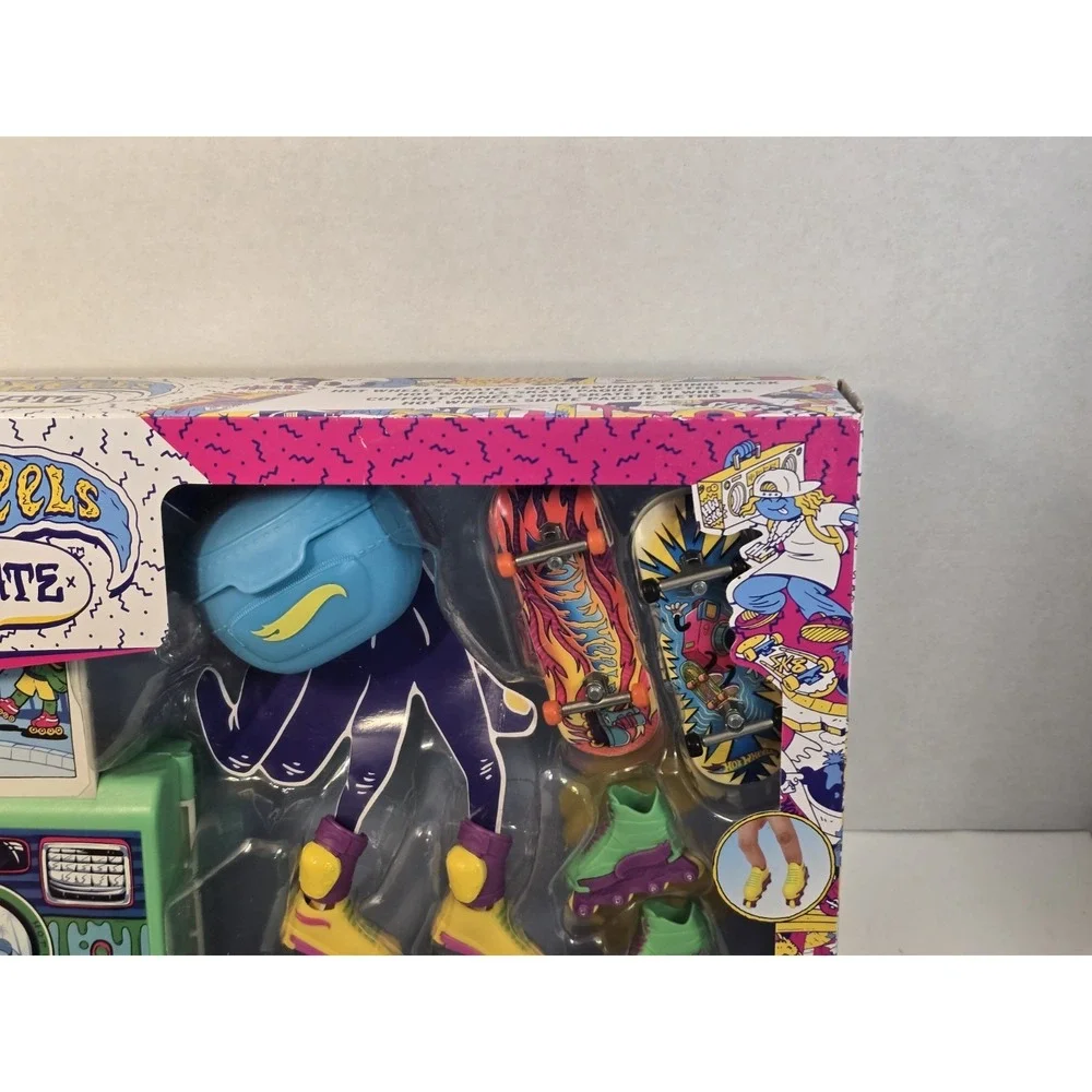 Hot Wheels Skate 90s Rewind & Grind Pack By Mattel - Skates & Retro Accessories